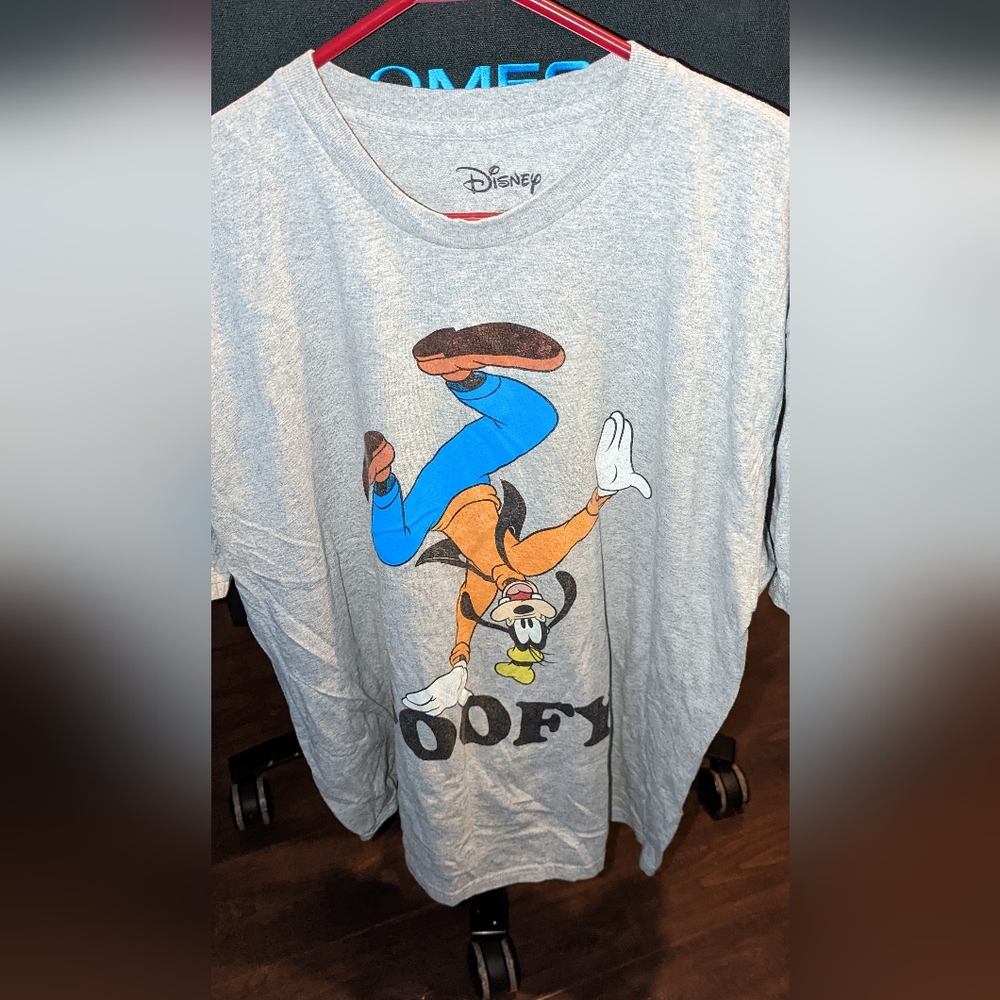 Disney goofy t-shirt